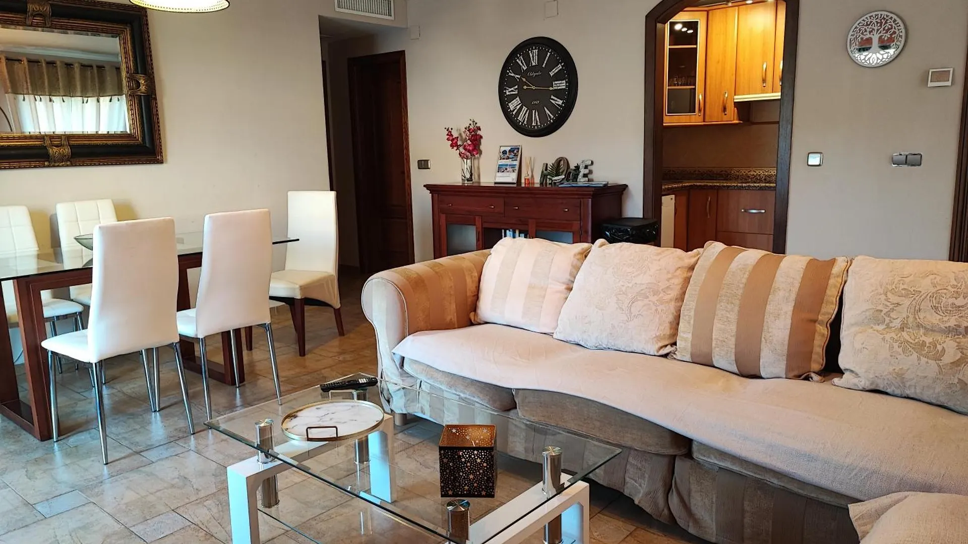 Isla De Benalmadena 1, Jacuzzi, 80M From The Sea, Ac, Bbq, Private Parking, Big Terrace公寓 0*,  西班牙